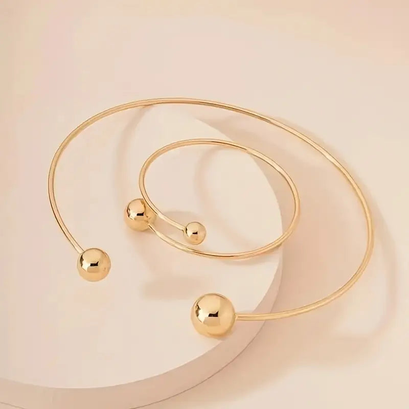 Set de pulseras Gold Glow™ de Rose & Oliver, pulseras delicadas con acabado en oro, ideal para accesorios elegantes.
