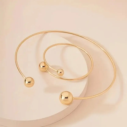 Set de pulseras Gold Glow™ de Rose & Oliver, pulseras delicadas con acabado en oro, ideal para accesorios elegantes.