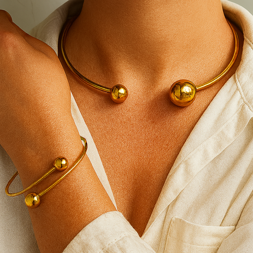 Set de pulseras doradas Glow™ de Rose & Oliver, con detalles elegantes y acabado brillante.