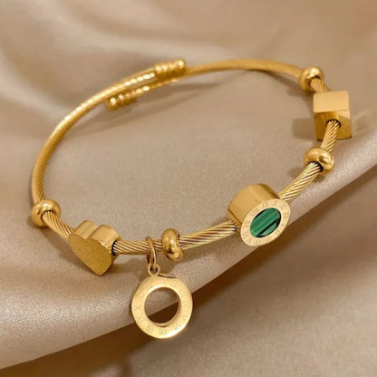 Pulsera Emerance Gold de Rose & Oliver, delicada y elegante, con acabado en oro y diseño sofisticado.